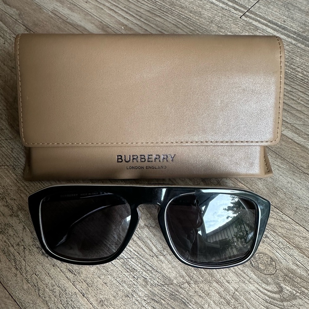 Burberry Tan Sunglasses Case & Sunglasses with striped rim